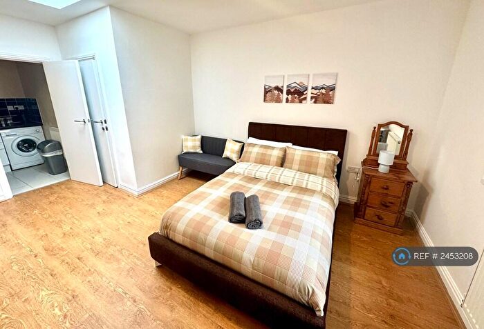 Studio To Rent In Sir Harrys Road, Birmingham, B5