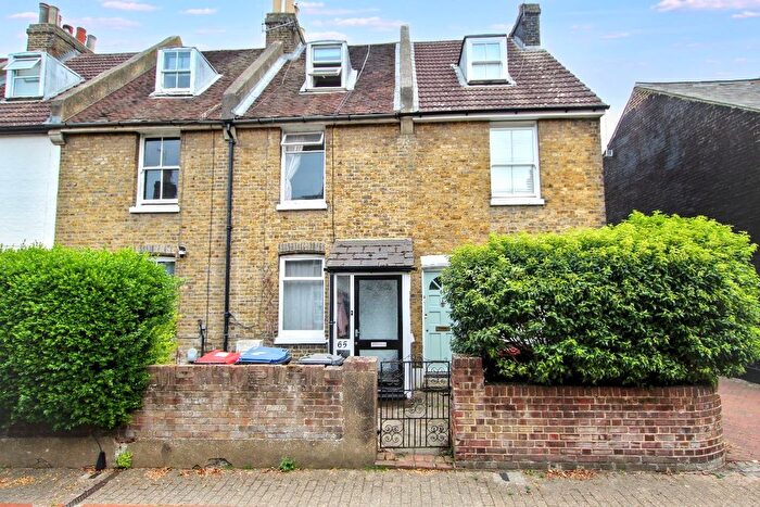 4 Bedroom Terraced House For Sale In Black Griffin Lane, Canterbury, CT1