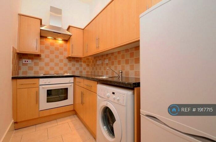 2 Bedroom Flat To Rent In Brownhill Road, London, SE6