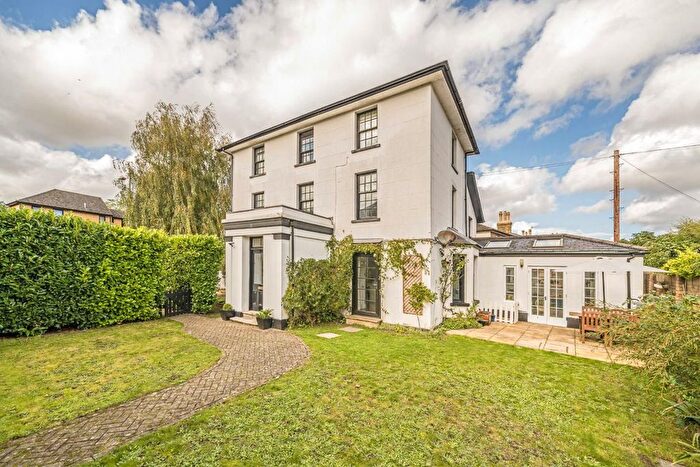 2 Bedroom Flat To Rent In Beaufort Road, Kingston Upon Thames, KT1