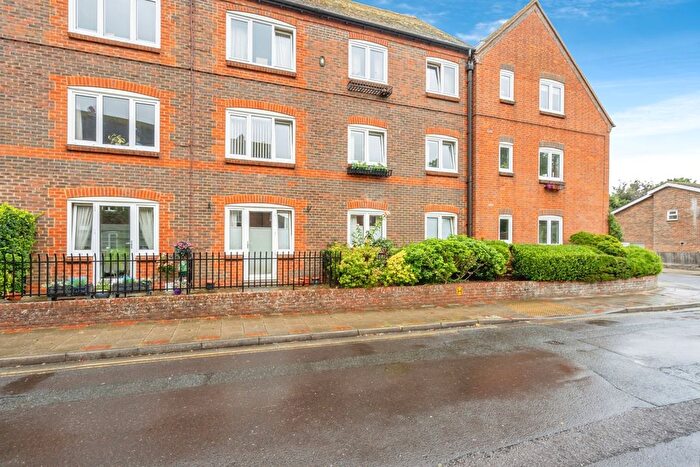 2 Bedroom Property To Rent In Chapel Street Providence Place, Chichester, PO19