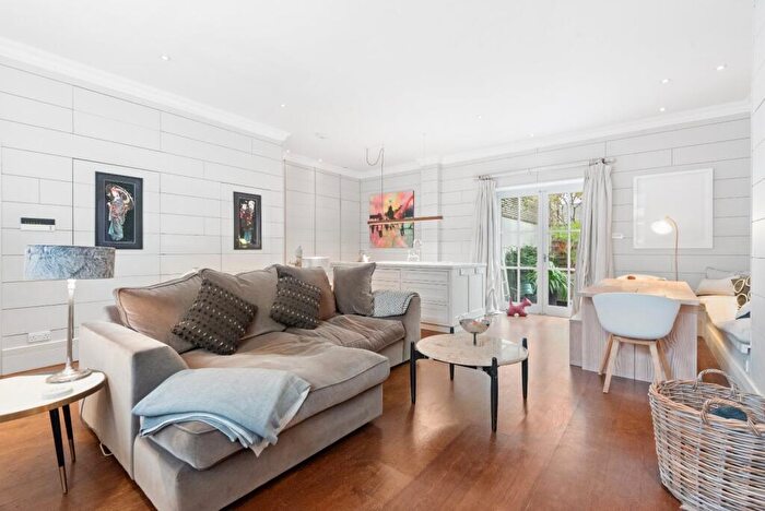 3 Bedroom Mews To Rent In Kersley Mews, Battersea Park, SW11