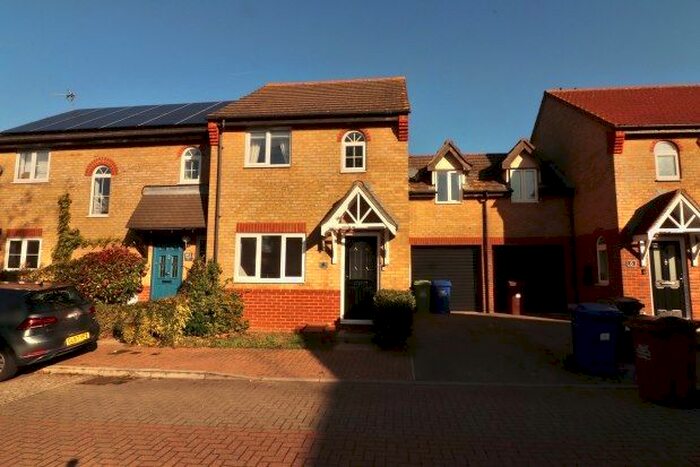 2 Bedroom Property To Rent In Rosewood Close, South Ockendon, RM15