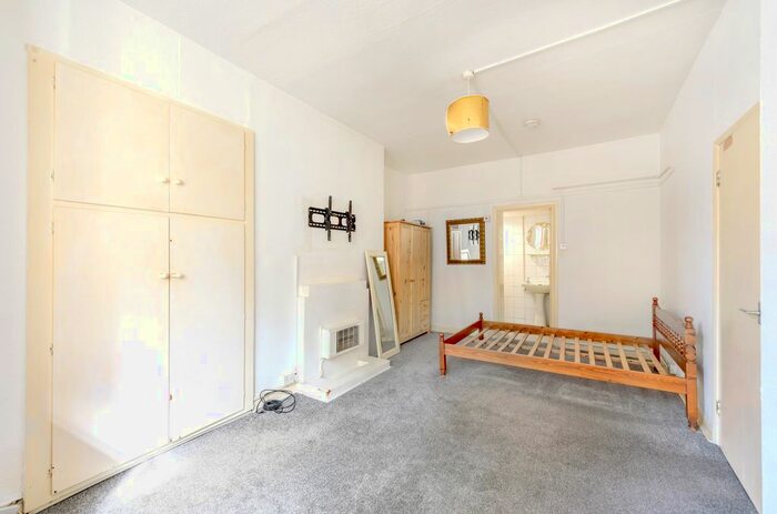 Studio To Rent In Elgin Avenue, Maida Vale, London, W9