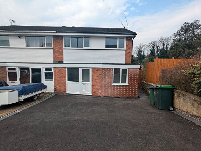 4 Bedroom Semi-Detached House To Rent In Lodgefield Road, Halesowen, West Midlands, B62