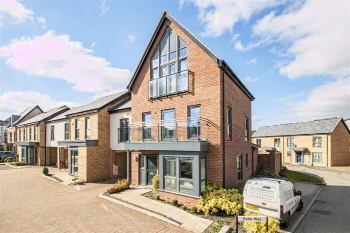 4 Bedroom Link Detached House To Rent In Echo Way, Oakgrove, Milton Keynes, Bucks, MK10