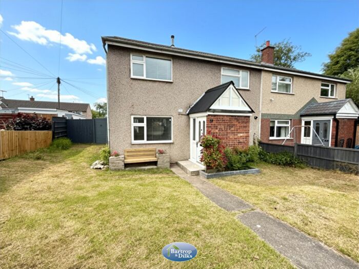 3 Bedroom Semi-Detached House For Sale In Mendip Court, Carlton-in-Lindrick, Worksop, S81
