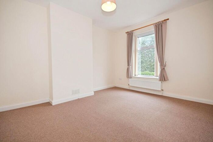 3 Bedroom Terraced House For Sale In Tapton View Road, Stonegravels, Chesterfield, S41