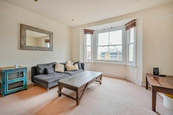2 Bedroom Flat To Rent In Sutton Court Road, Chiswick, London, W4