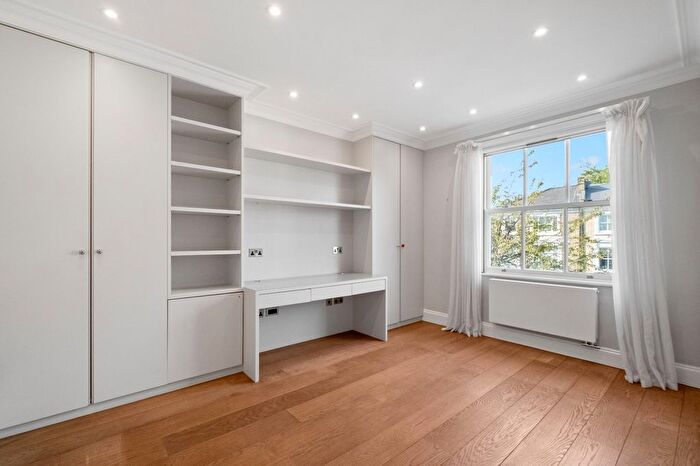 4 Bedroom Terraced House To Rent In Warwick Gardens, Kensington, W14