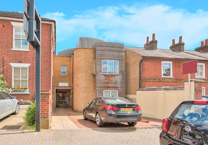 1 Bedroom Apartment To Rent In Lattimore Road, St Albans, Herts, AL1