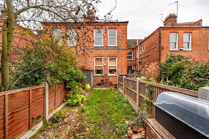 2 Bedroom Flat For Sale In Mersey Road, Lloyd Park, London, E17