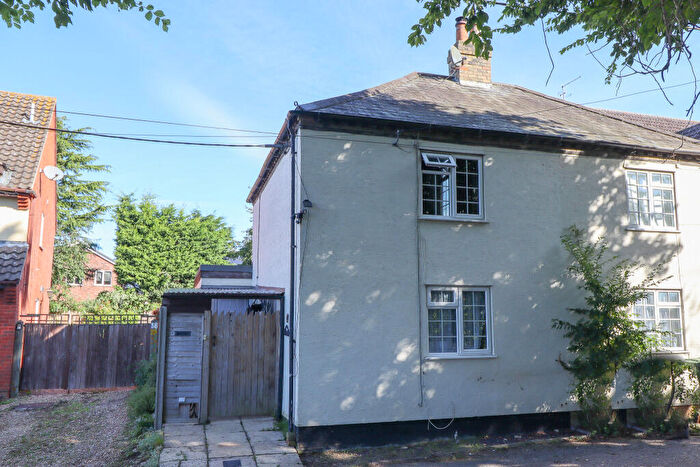 3 Bedroom Semi-Detached House For Sale In London Lane, Great Paxton, St. Neots, Cambridgeshire, PE19