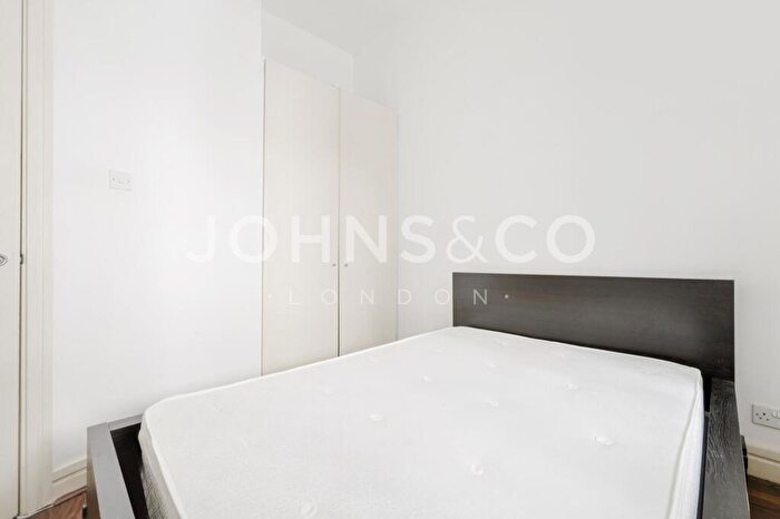 2 Bedroom Apartment To Rent In Chandlery House, Gowers Walk, Wapping, E1