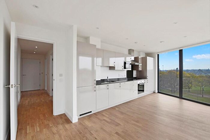 2 Bedroom Apartment To Rent In Burgess Springs, Chelmsford, CM1