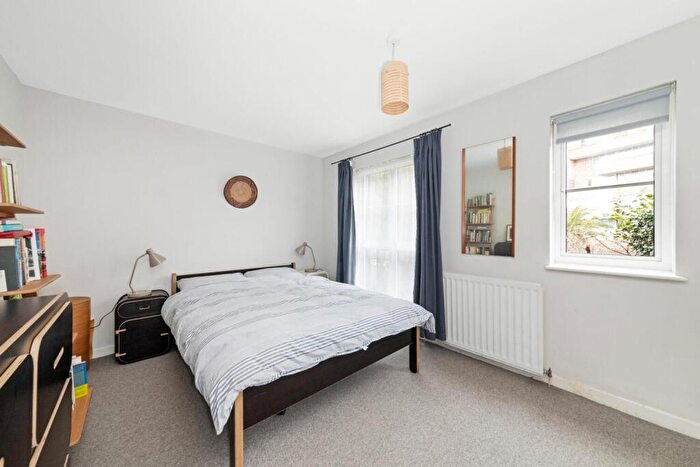 1 Bedroom Apartment For Sale In Overhill Road, East Dulwich, London, SE22