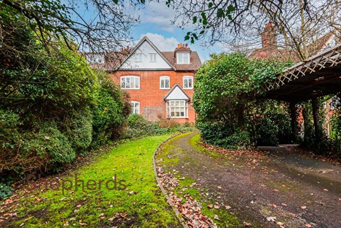 6 Bedroom Semi Detached House For Sale In Osborne Road, Broxbourne, EN10