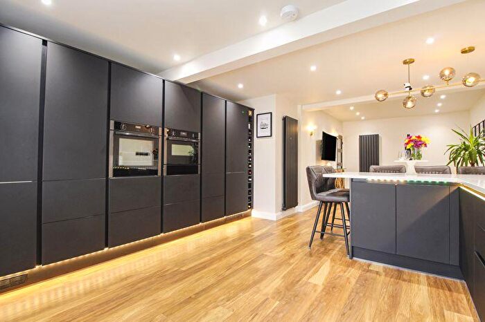 3 Bedroom Semi-Detached House For Sale In Highbury Grove, Clapham, MK41