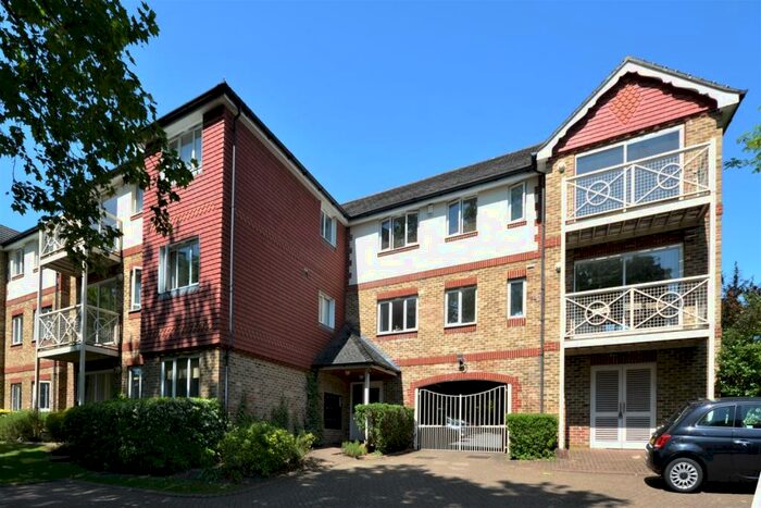 3 Bedroom Flat To Rent In Westmoreland Road Bromley, BR2