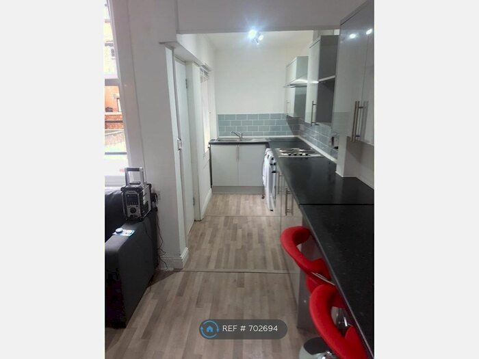 6 Bedroom Terraced House To Rent In Hartley Grove, Leeds, LS6