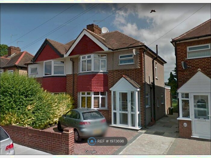 3 Bedroom Semi-Detached House To Rent In St. Vincent Road, Twickenham, TW2