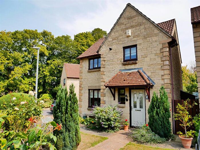 3 Bedroom Detached House For Sale In Lilac Way, Calne, SN11