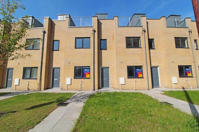 3 Bedroom Terraced House To Rent In Marina View, Watkiss Way, Cardiff Bay, CF11