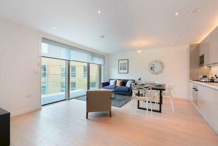 1 Bedroom Flat To Rent In New Paragon Walk, Elephant And Castle, London, SE17