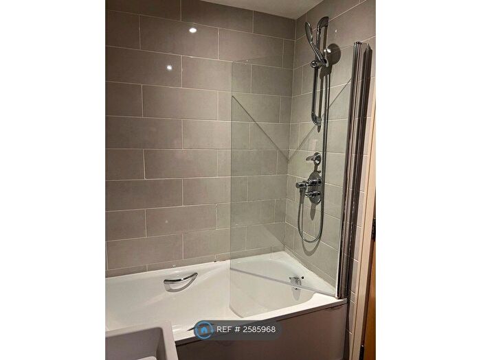 1 Bedroom Flat To Rent In The Coliseum, London, N8