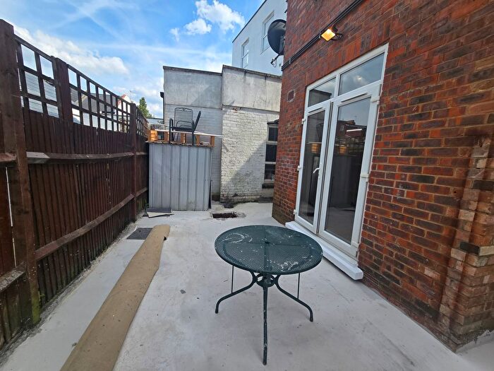 2 Bedroom Flat To Rent In East End Road, London, N2