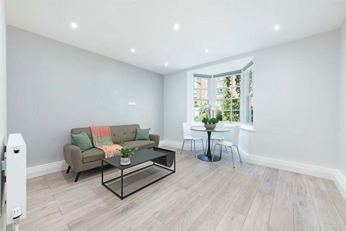 1 Bedroom Apartment To Rent In - Cochrane Street, St John's Wood, London, NW8