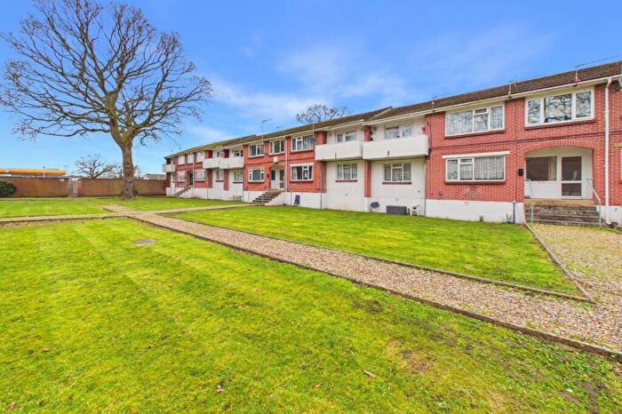 2 Bedroom Apartment For Sale In Plantation Road, Poole, Dorset, BH17