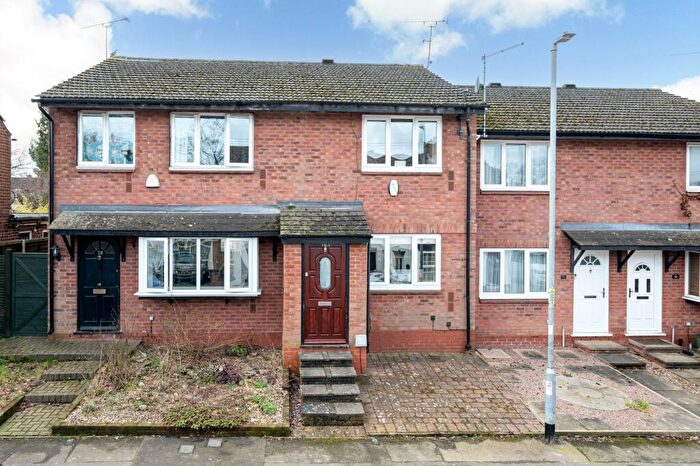 2 Bedroom Terraced House For Sale In Summer Street, Slip End, LU1