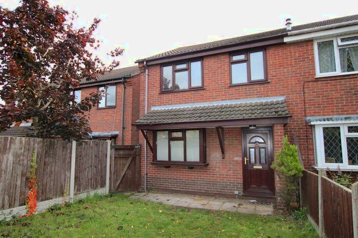 3 Bedroom Semi-Detached House To Rent In Brigg Close, Lincoln, LN6