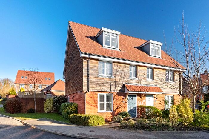 4 Bedroom Semi-Detached House For Sale In Queenstock Lane, Buxted, TN22