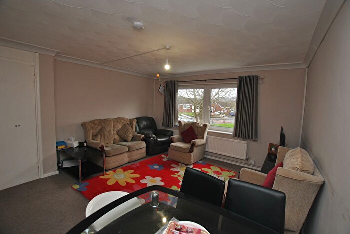 2 Bedroom Flat For Sale In Grinshill Flats, Severn Drive, Wellington, Telford, TF1