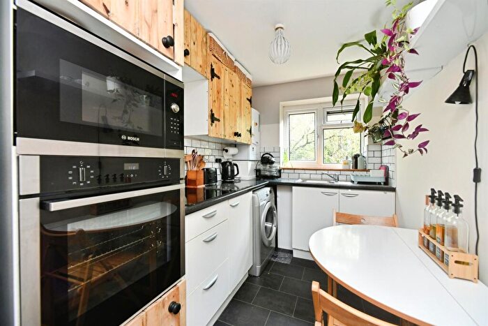 2 Bedroom Flat For Sale In Findon Road, Brighton, BN2