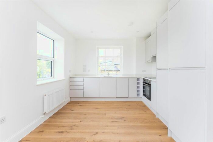 2 Bedroom Flat To Rent In St Marys Road, Ealing, W5