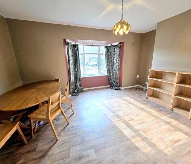 Maisonette To Rent In Brighton Drive, Northolt, UB5