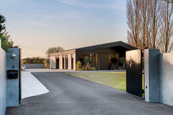 5 Bedroom Detached House For Sale In The Old Stable View, South Nottinghamshire, NG12