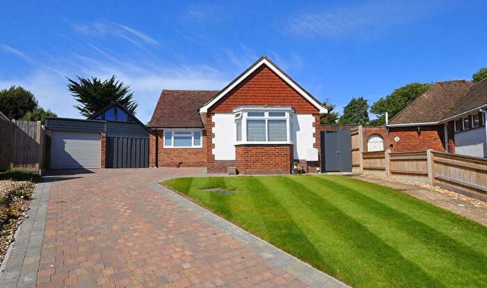 2 Bedroom Bungalow For Sale In Haystoun Close, Eastbourne, BN22