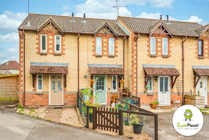 1 Bedroom Terraced House For Sale In Archer Close, Swindon, SN2