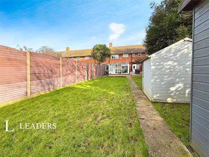 2 Bedroom Terraced House For Sale In Clun Road, Wick, Littlehampton, BN17
