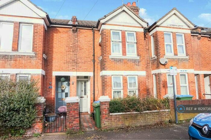 3 Bedroom Terraced House To Rent In Malmesbury Road, Southampton, SO15