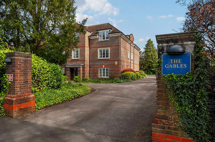 2 Bedroom Flat For Sale In Chilbolton Avenue, Winchester, Hampshire, SO22