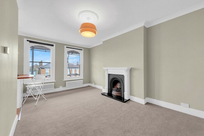 2 Bedroom Flat To Rent In Top Floor Flat, Bennett Park, Blackheath, SE3
