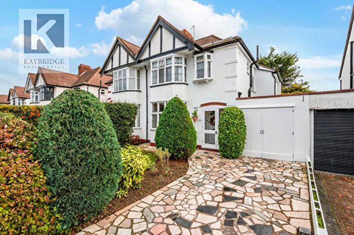 3 Bedroom Semi-Detached House For Sale In Bradstock Road, Epsom, KT17