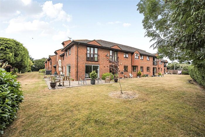 1 Bedroom Retirement Property For Sale In St. Georges Road, Addlestone, KT15