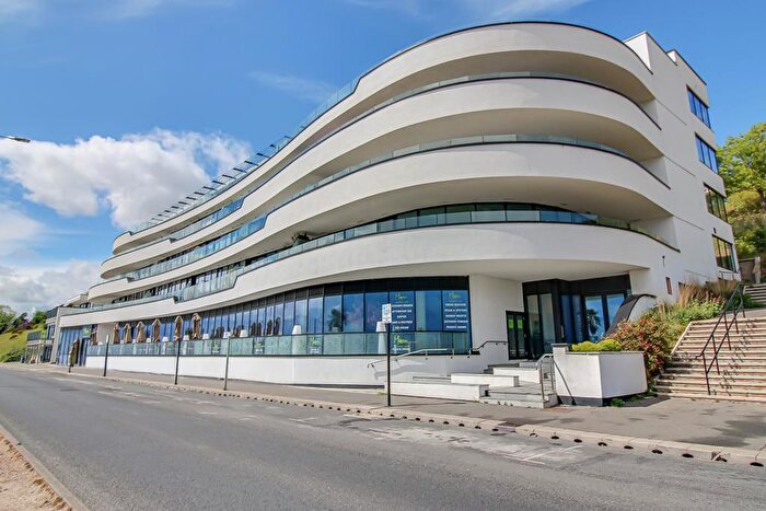 1 Bedroom Flat For Sale In Western Esplanade, Southend-on-Sea, SS1