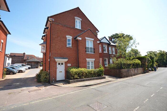 1 Bedroom Flat To Rent In Maitland Court, Belmore Lane, Lymington, Hampshire, SO41